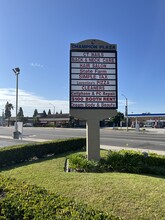 5802-5818 Bellflower Blvd, Lakewood, CA à louer Photo de l’immeuble– Image 1 sur 2