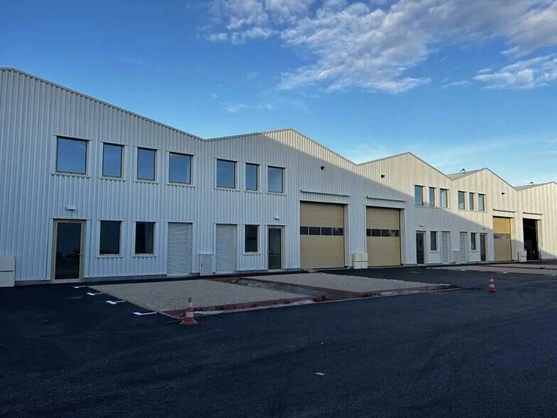 22 Rue Marius Grosso, Vaulx-en-Velin à louer - Photo de l’immeuble – Image 2 sur 8
