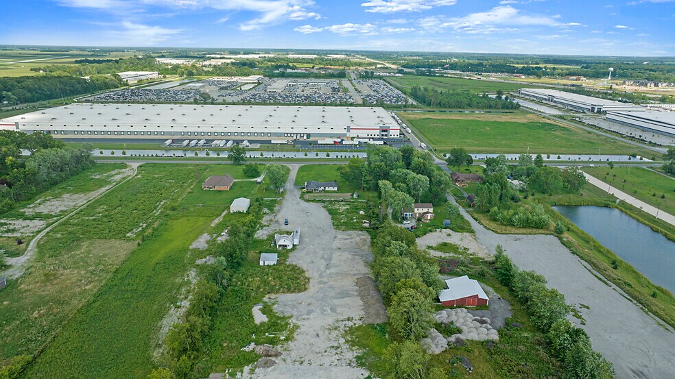 2710 N 700 W, Greenfield, IN à vendre - Photo de l’immeuble – Image 3 sur 17