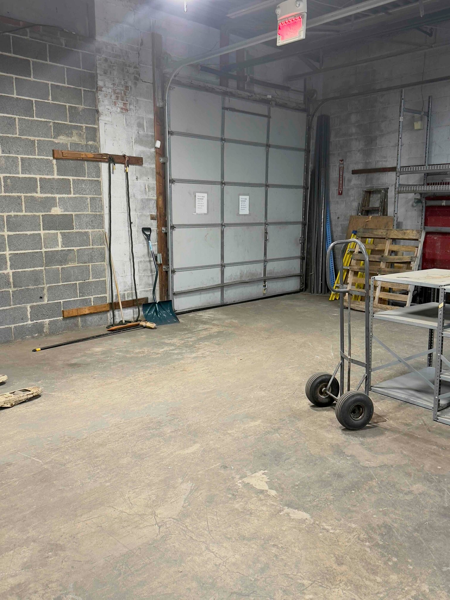 75 Research Dr, Stamford, CT à louer Photo intérieure– Image 1 sur 10