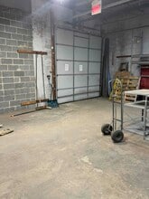 75 Research Dr, Stamford, CT à louer Photo intérieure– Image 1 sur 10