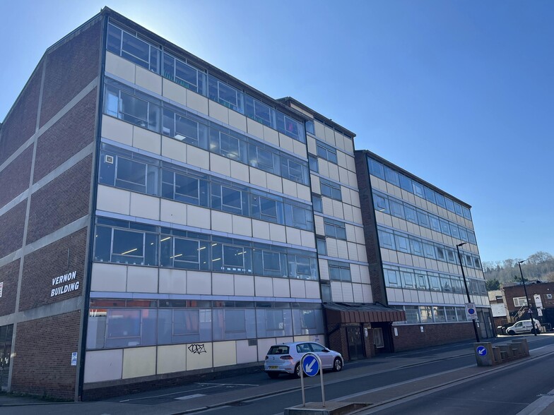 Westbourne St, High Wycombe à louer - Photo de l’immeuble – Image 1 sur 2