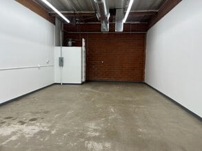 7411 Laurel Canyon Blvd, North Hollywood, CA à louer Photo de l’immeuble– Image 1 sur 9