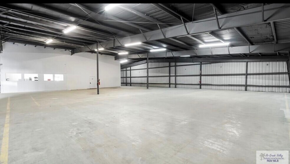 1605 Military Rd, Brownsville, TX à louer - Photo de l’immeuble – Image 3 sur 14