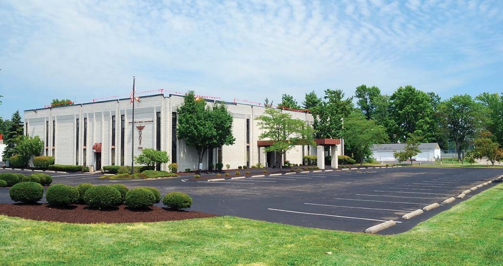 7655 Five Mile Rd, Cincinnati, OH à louer - Photo principale – Image 1 sur 2