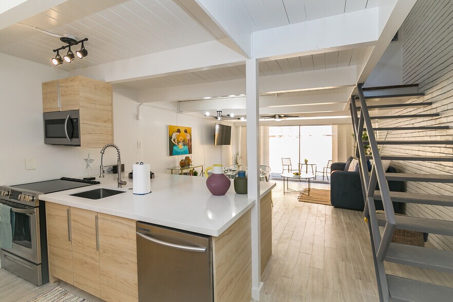 2232 Bellefontaine, Houston, TX à vendre - Photo de l’immeuble – Image 3 sur 11