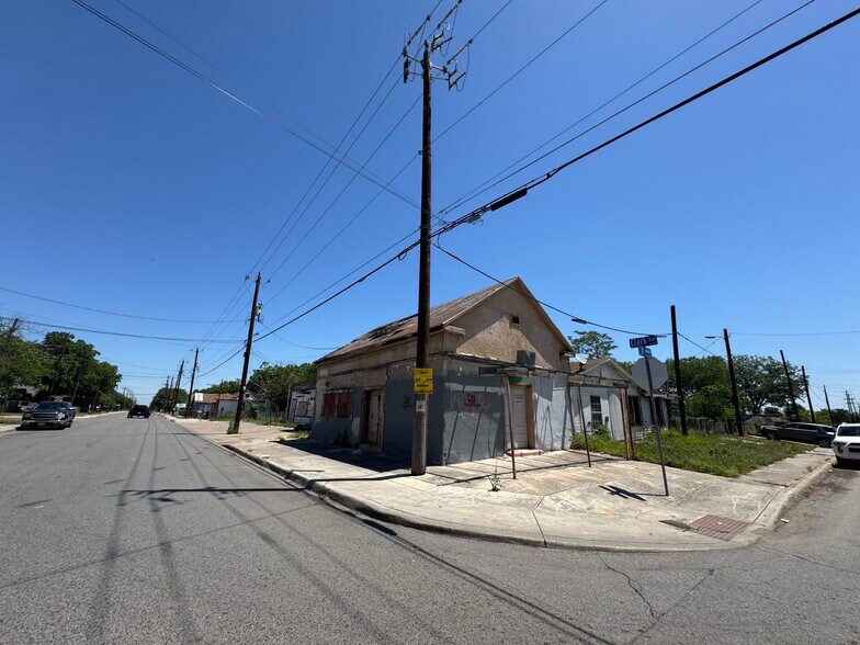 910-920 Clark Ave, San Antonio, TX à vendre - Photo de l’immeuble – Image 1 sur 11