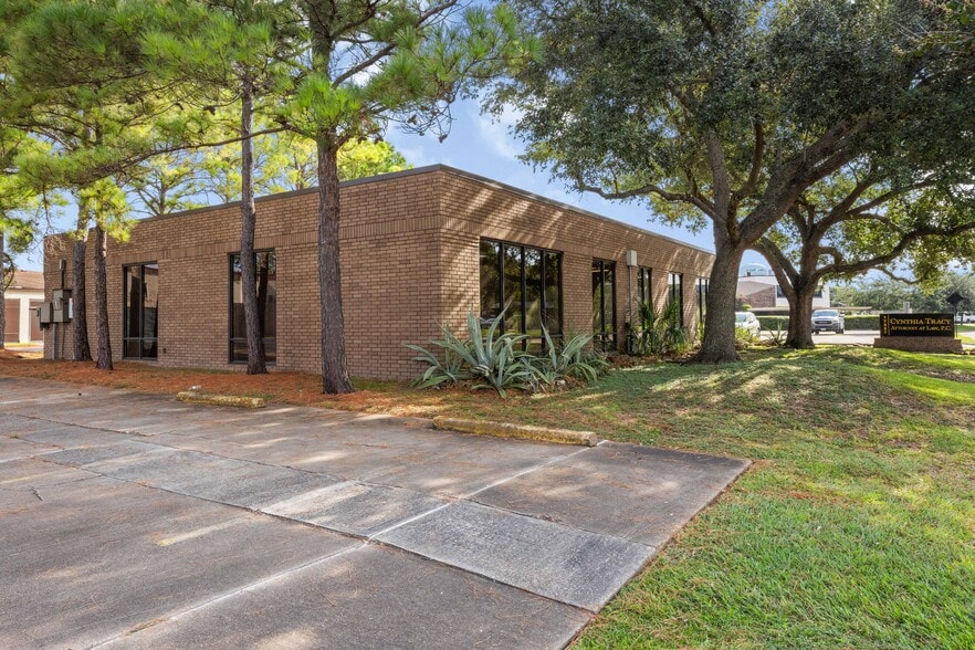17227 Mercury Dr, Houston, TX à vendre - Photo de l’immeuble – Image 3 sur 17
