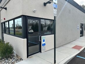 1717 Route 37 E, Island Heights, NJ à louer Photo de l’immeuble– Image 1 sur 13