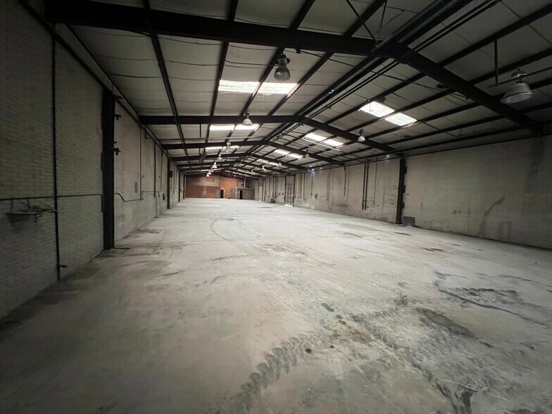 501 Steves Ave, San Antonio, TX à louer - Photo de l’immeuble – Image 3 sur 6