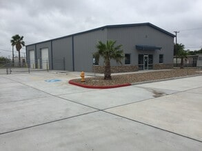 8233 Leopard St, Corpus Christi, TX à louer Photo intérieure– Image 2 sur 12