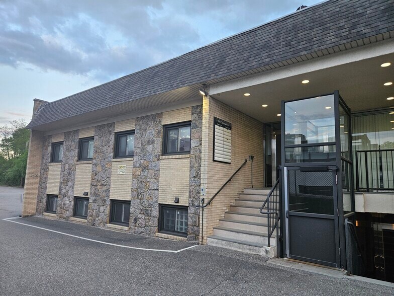 164 Commack Rd, Commack, NY à louer - Photo de l’immeuble – Image 3 sur 31