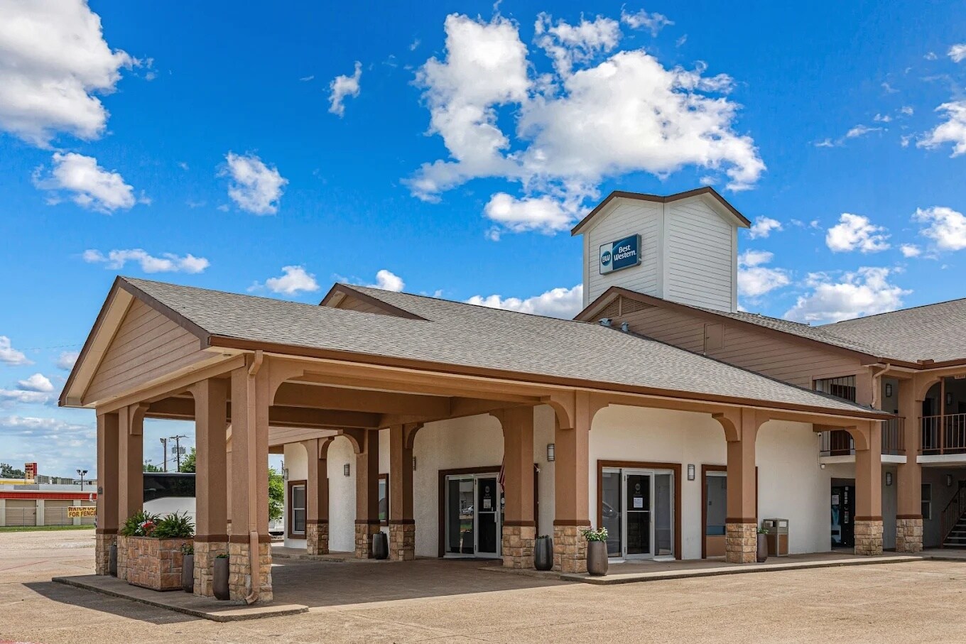 2251 N Trade Days Blvd, Canton, TX à vendre Photo de l’immeuble– Image 1 sur 19