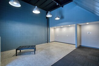 Plus de détails pour 8025 Remmet Ave, Canoga Park, CA - Local d'activités à louer