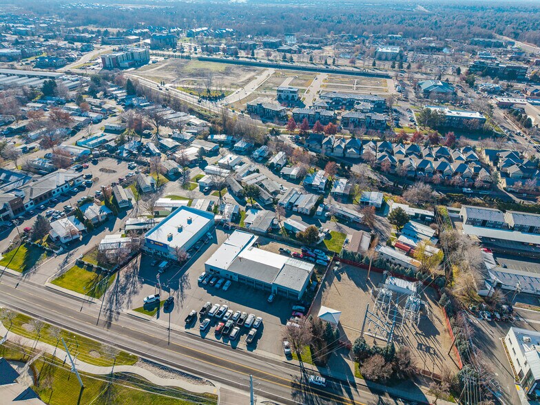 347 E State St, Eagle, ID à vendre - Photo de l’immeuble – Image 3 sur 5