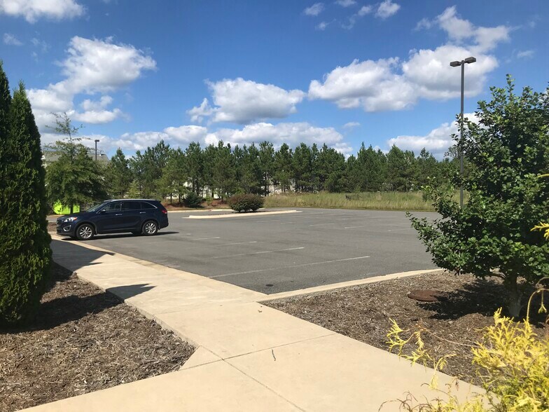 11073 Colonel Armistead Dr, Ruther Glen, VA à louer - Photo de l’immeuble – Image 2 sur 7