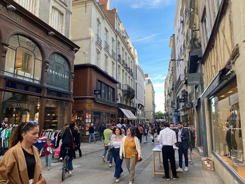 Local commercial dans Nantes à louer - Photo de l’immeuble – Image 2 sur 7