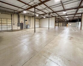 5565 SE International Way, Milwaukie, OR à louer Photo intérieure– Image 2 sur 5