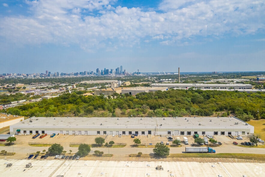 3000 W Commerce St, Dallas, TX à louer - Aérien – Image 3 sur 3