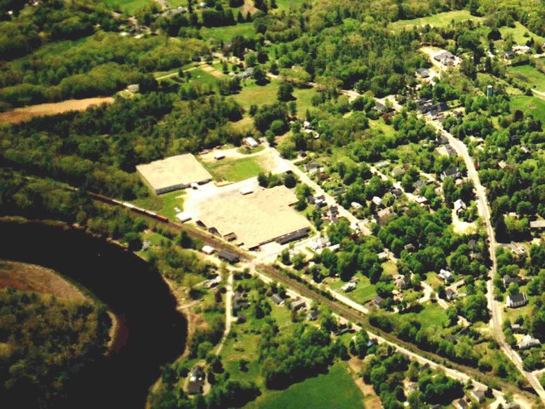 16 Swamscott St, Newfields, NH à louer - Photo de l’immeuble – Image 2 sur 52