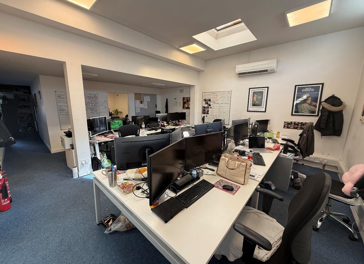 The Square, Sawbridgeworth, HRT CM21 9AE - Lot Suite 1 - - Photo intérieure - Image 1 of 3