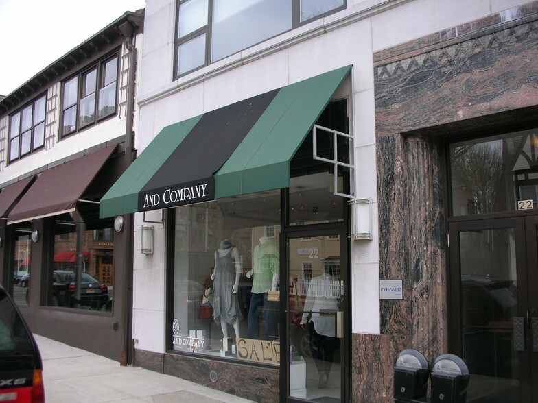 26-44 W Putnam Ave, Greenwich, CT à louer - Photo de l’immeuble – Image 3 sur 5