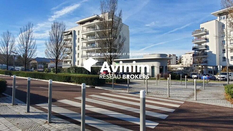 Local commercial dans Annecy à louer - Photo de l’immeuble – Image 2 sur 16