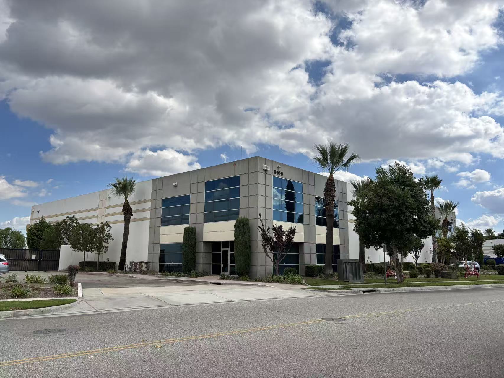 9109 Santa Anita Ave, Rancho Cucamonga, CA à louer Photo intérieure– Image 1 sur 7