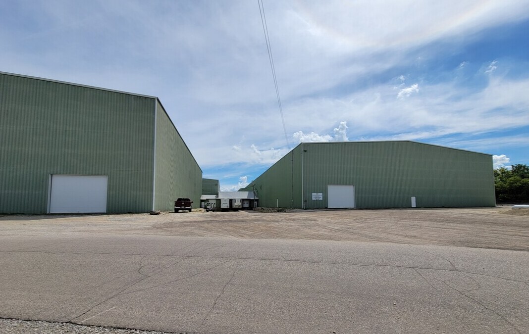 113 Richland St, Friesland, WI à louer Photo de l’immeuble– Image 1 sur 3