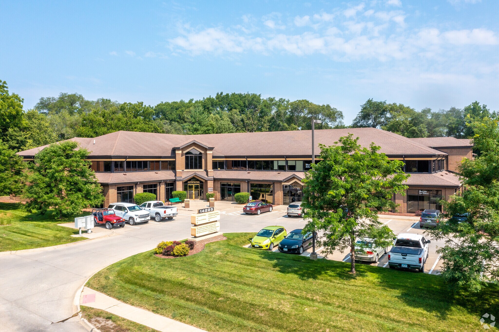 14225 University Ave, Waukee, IA à louer Photo principale– Image 1 sur 6