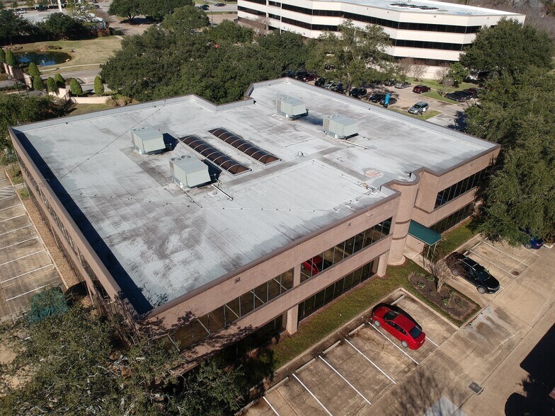 14515 Briarhills Pkwy, Houston, TX à louer - Photo de l’immeuble – Image 3 sur 13