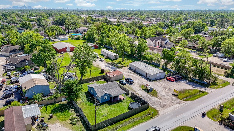 2206 Hartwick Rd, Houston, TX à vendre - Photo de l’immeuble – Image 2 sur 69