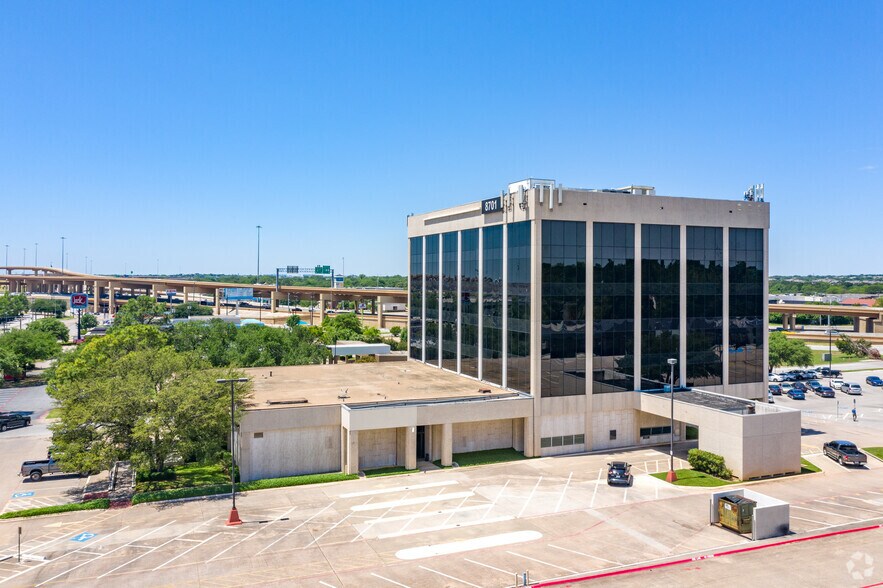 8701 Bedford Euless Rd, Hurst, TX à vendre - Photo principale – Image 1 sur 14