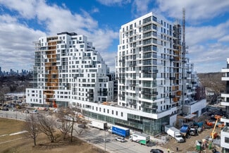 Plus de détails pour 1050 Eastern Av, Toronto, ON - Local commercial à louer