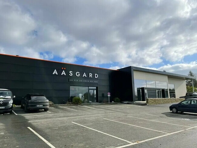 Plus de détails pour 4 Impasse Des Druides, Saint-Quay-Perros - Local commercial à louer