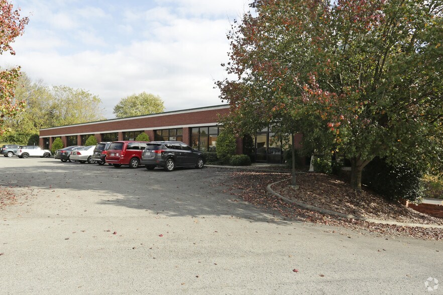 337-375 Trane Ln, Knoxville, TN à louer - Photo de l’immeuble – Image 2 sur 8