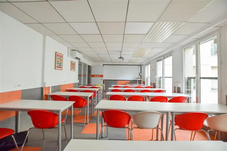 Bureau dans Levallois-Perret à louer - Photo de l’immeuble – Image 2 sur 9