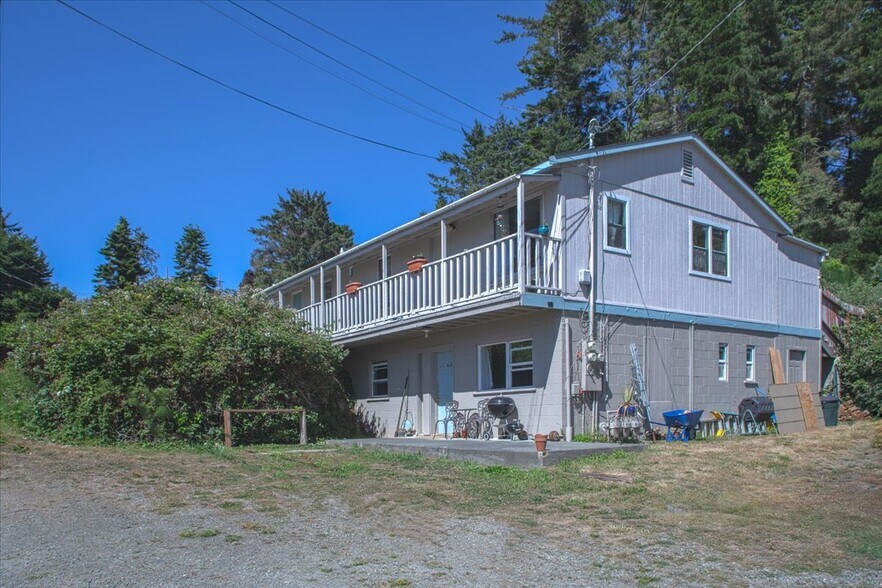 6561 Spring St, Fields Landing, CA à vendre - Photo de l’immeuble – Image 3 sur 13