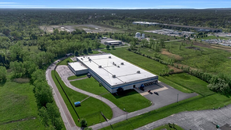 2700 North America Dr, Buffalo, NY à vendre - Photo de l’immeuble – Image 2 sur 18