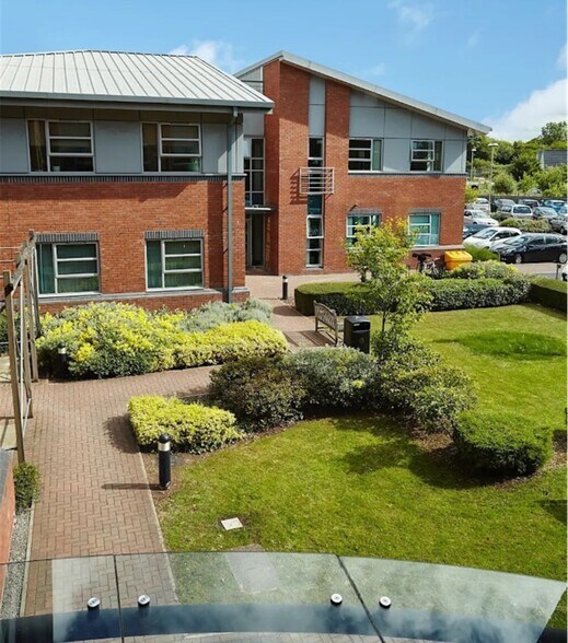 Crown Way, Tower Rd N, Warmley à louer - Photo de l’immeuble – Image 3 sur 6