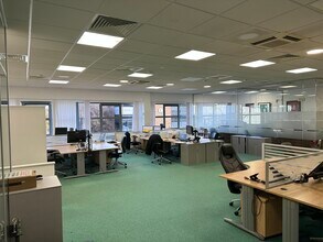 10 Stonefield Way, Ruislip à louer Photo intérieure– Image 2 sur 2