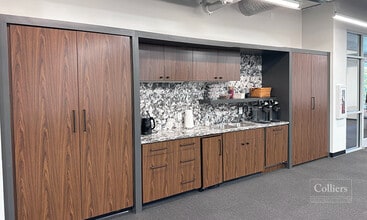 856 S Pleasantburg Dr, Greenville, SC à louer Photo intérieure– Image 2 sur 7