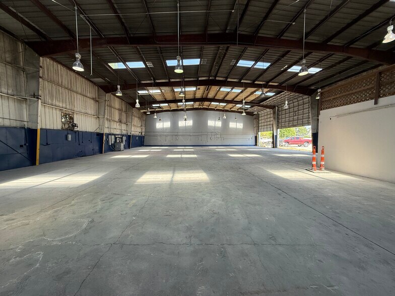 1505 Brittmoore Rd, Houston, TX à louer - Photo de l’immeuble – Image 3 sur 8