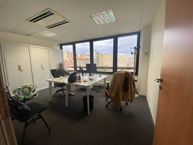 141 Avenue Du Prado, Marseille à louer - Photo de l’immeuble – Image 3 sur 8
