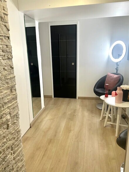 Local commercial dans Saint-Mandé à louer - Photo intérieure – Image 3 sur 4