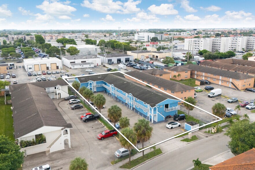 6305 W 22nd Ct, Hialeah, FL à vendre - Photo de l’immeuble – Image 3 sur 35