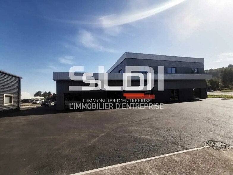 Local commercial dans Bourgoin-Jallieu à louer - Photo de l’immeuble – Image 3 sur 7