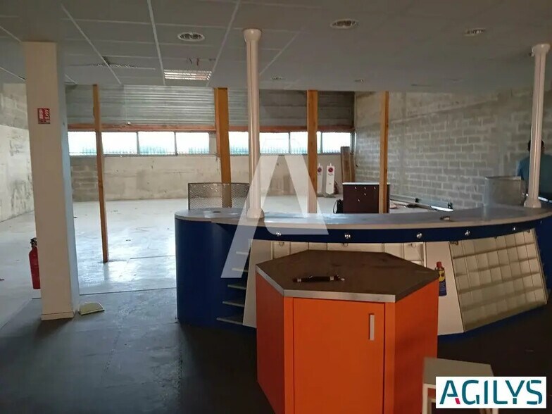 Bureau dans Torcy à louer - Photo de l’immeuble – Image 2 sur 3