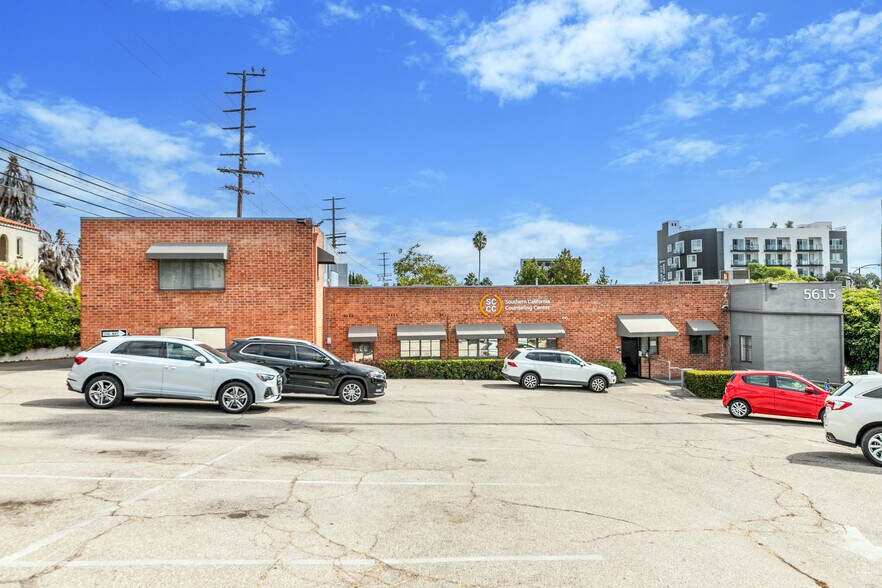 5615 W Pico Blvd, Los Angeles, CA à vendre - Photo de l’immeuble – Image 3 sur 7