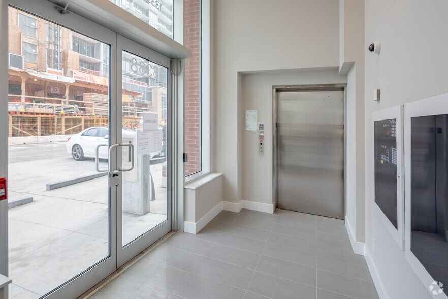 13338 Central Av, Surrey, BC à vendre - Hall d’entrée – Image 2 sur 7